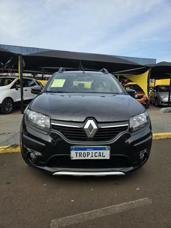 RENAULT Sandero - Foto