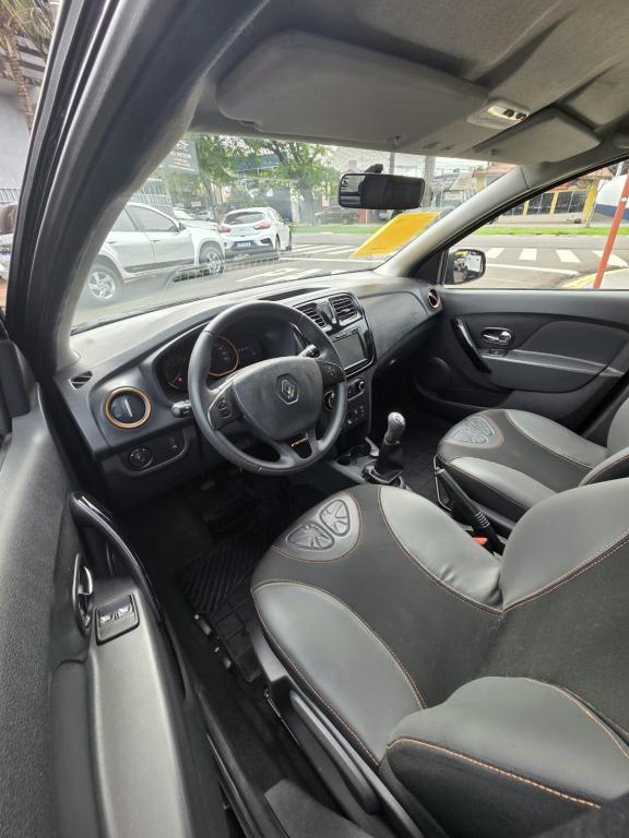 RENAULT Sandero - Foto