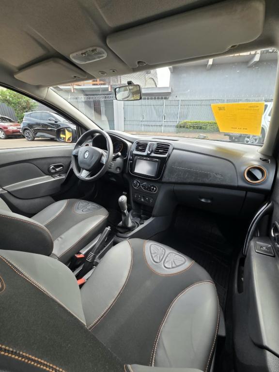 RENAULT Sandero - Foto