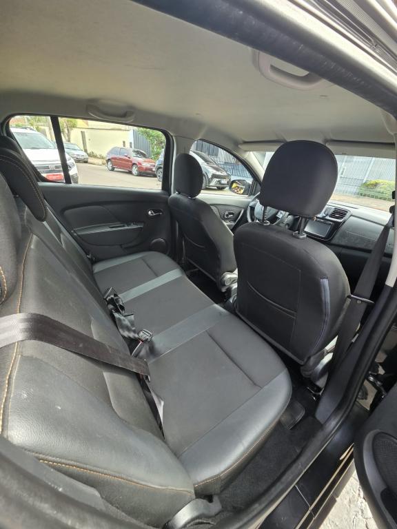 RENAULT Sandero - Foto