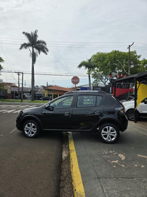 RENAULT Sandero - Foto