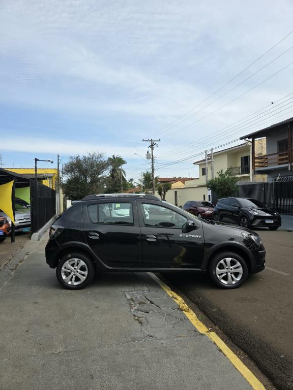 RENAULT Sandero - Foto