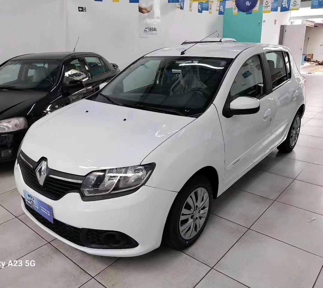 RENAULT Sandero - Foto