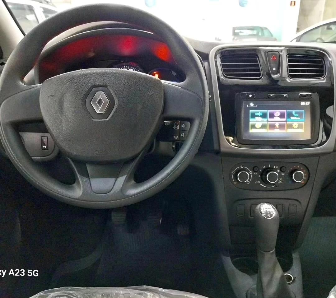RENAULT Sandero - Foto