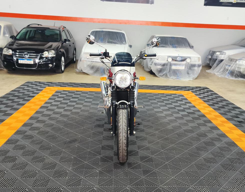 ROYAL ENFIELD Interceptor 650 - Foto