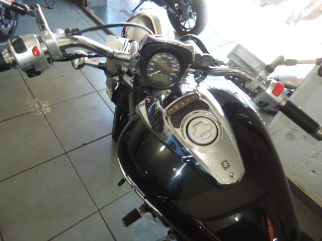 SUZUKI Boulevard M 800 - Foto