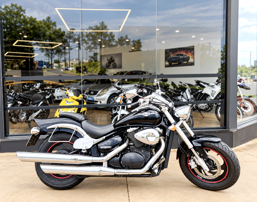 SUZUKI Boulevard M 800
