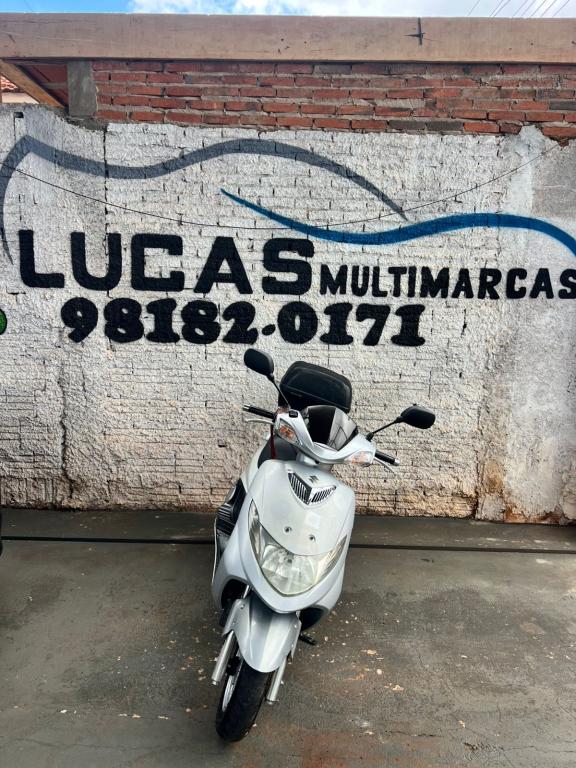 SUZUKI Burgman 125 - Foto