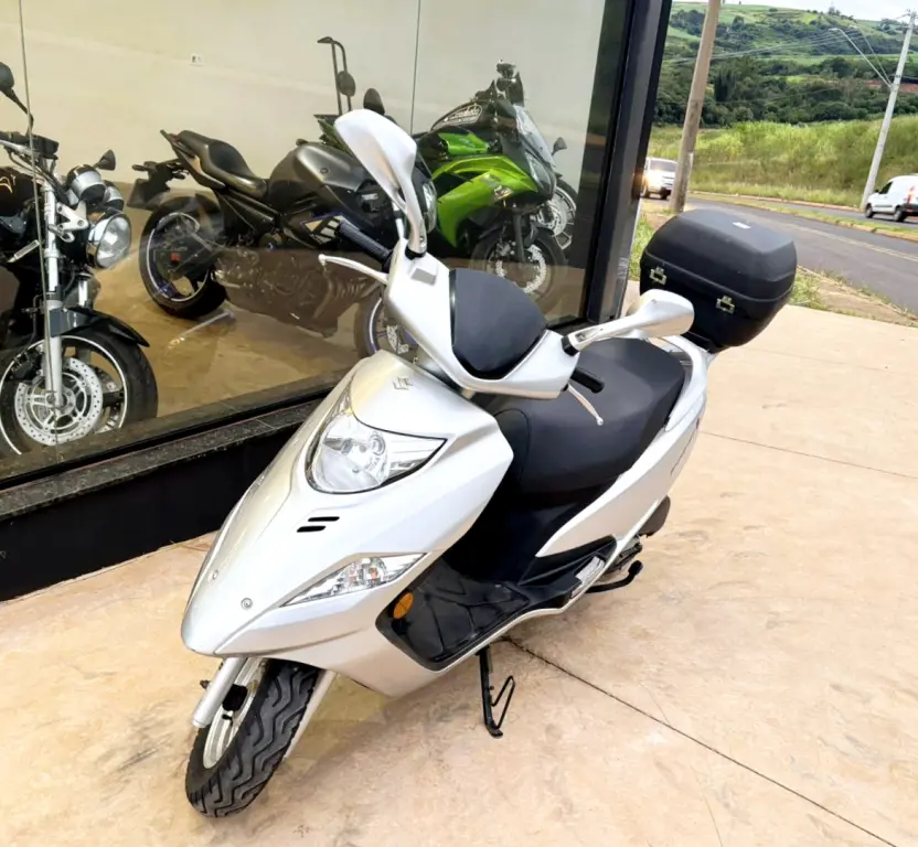 SUZUKI Burgman 125 - Foto