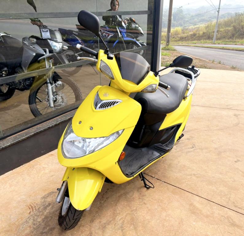SUZUKI Burgman 125 - Foto