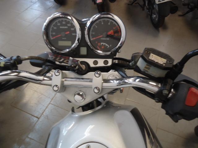 SUZUKI GSR 125 - Foto