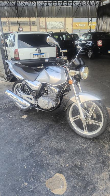 SUZUKI GSR 150 - Foto