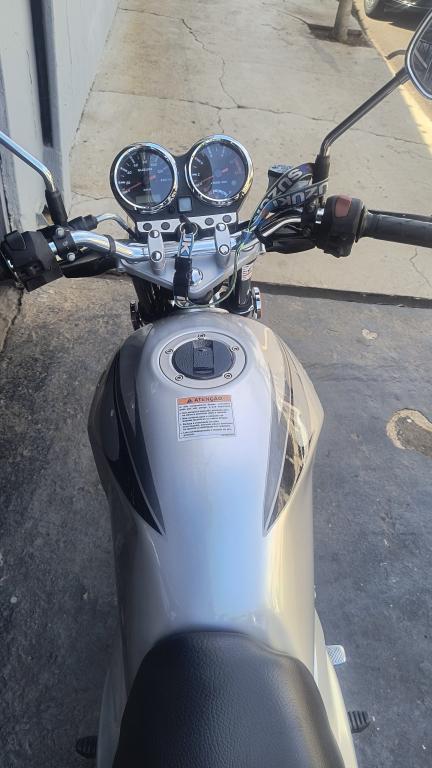 SUZUKI GSR 150 - Foto