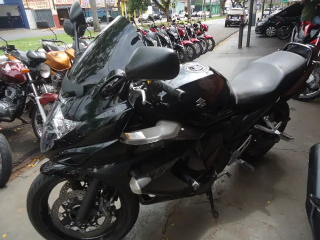 SUZUKI GSX 650 F - Foto