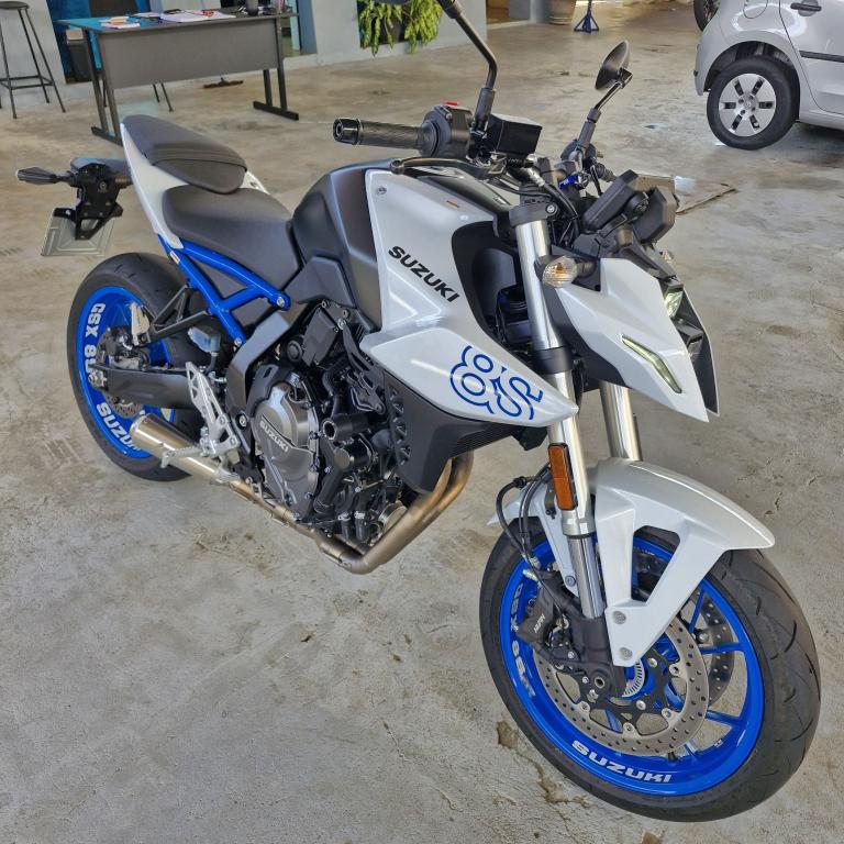SUZUKI GSX 8S - Foto