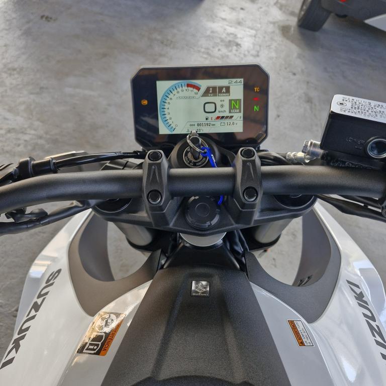 SUZUKI GSX 8S - Foto
