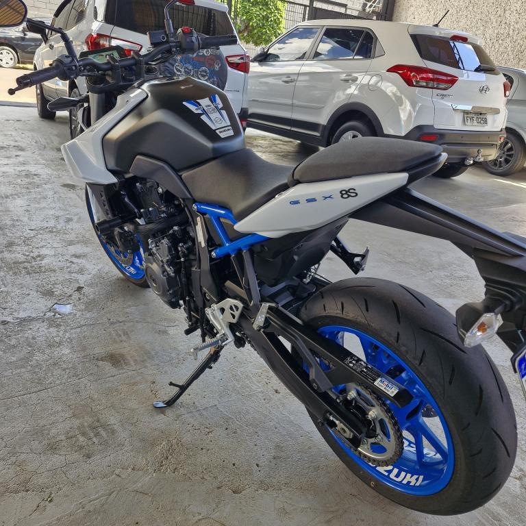 SUZUKI GSX 8S - Foto