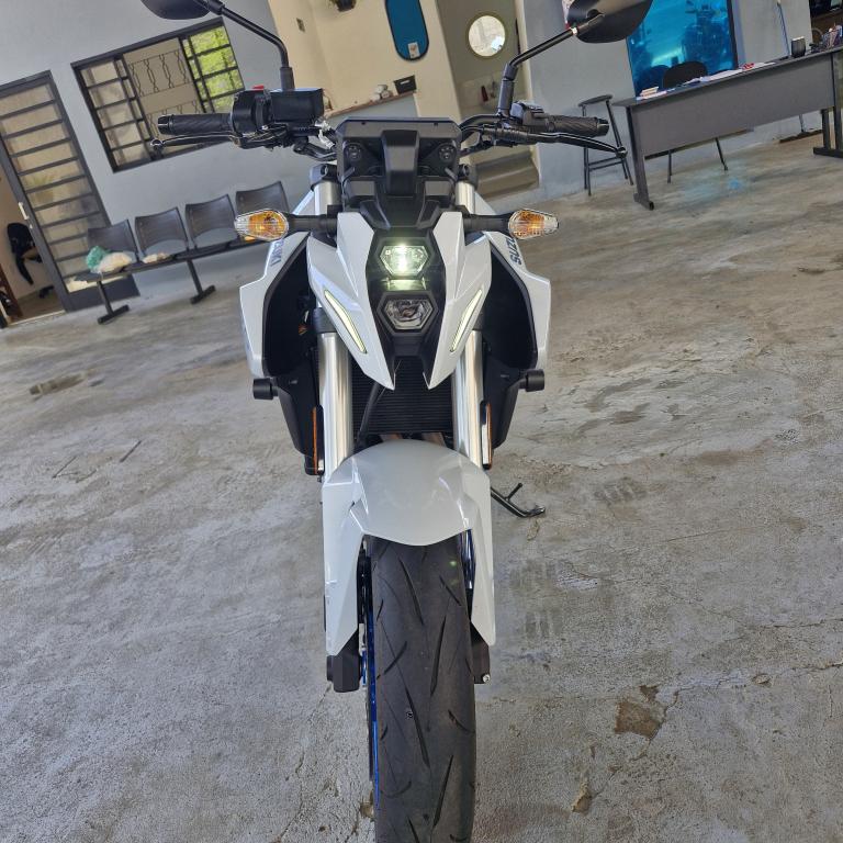 SUZUKI GSX 8S - Foto