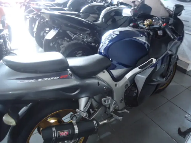 SUZUKI GSX-R 1300 Hayabusa - Foto