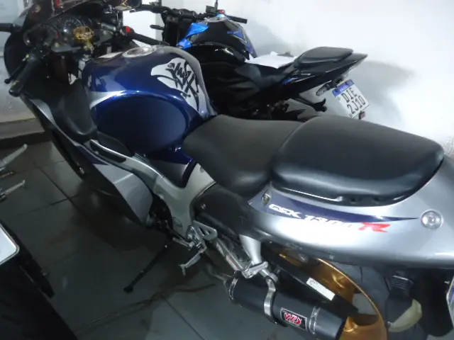 SUZUKI GSX-R 1300 Hayabusa - Foto