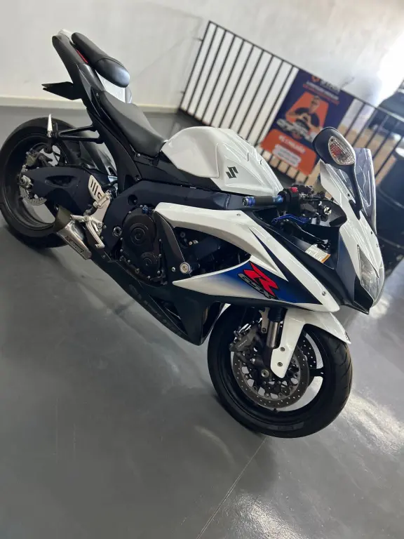 SUZUKI GSX-R 750 Srad - Foto