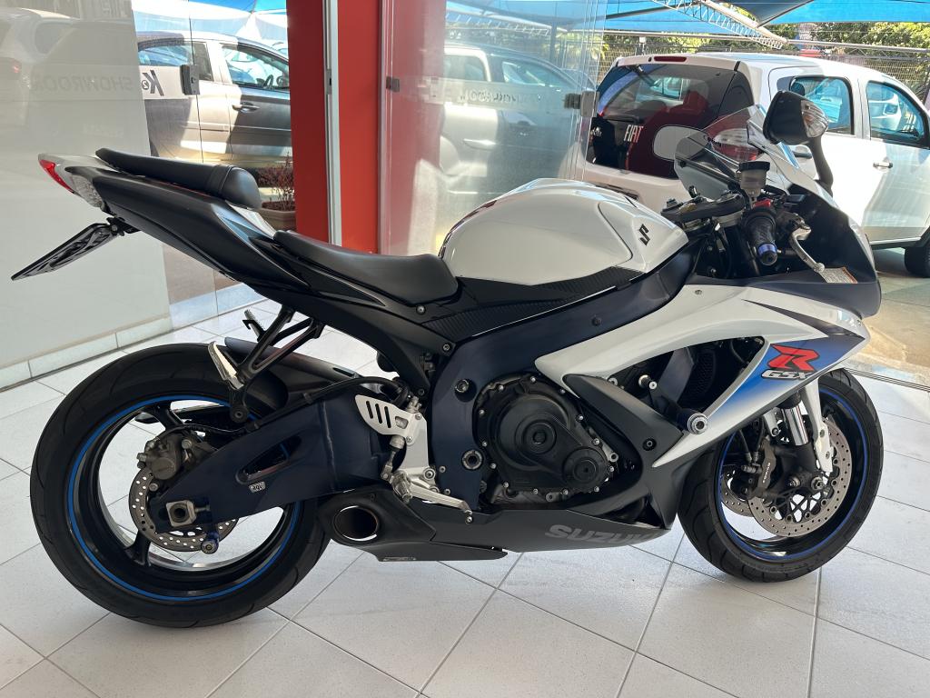 SUZUKI GSX-R 750 Srad - Foto