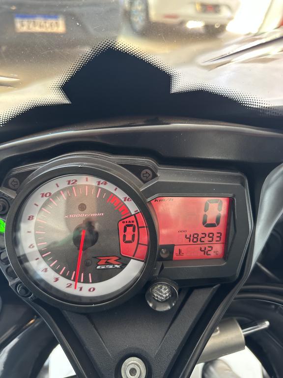 SUZUKI GSX-R 750 Srad - Foto