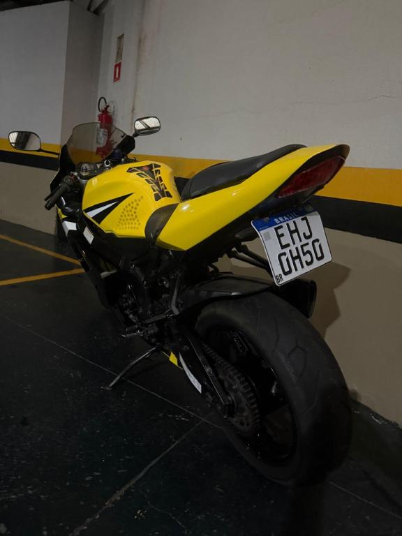 SUZUKI GSX-R 750 Srad - Foto
