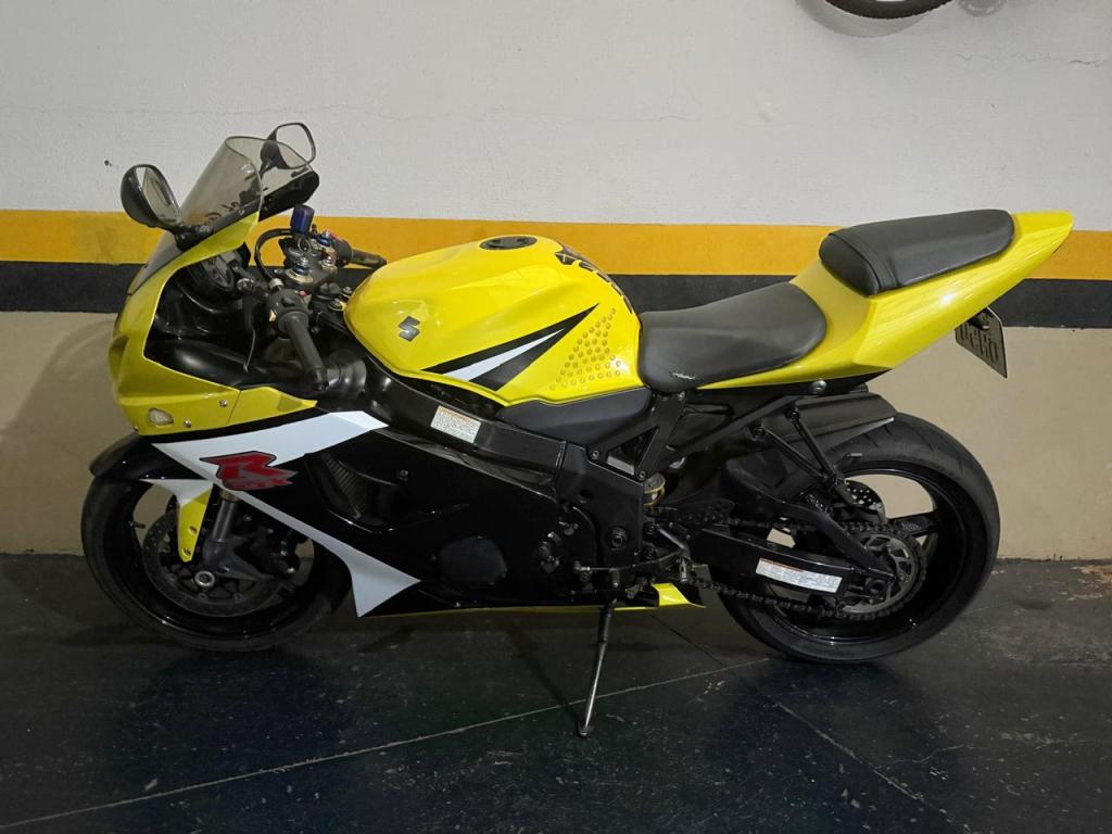 SUZUKI GSX-R 750 Srad - Foto
