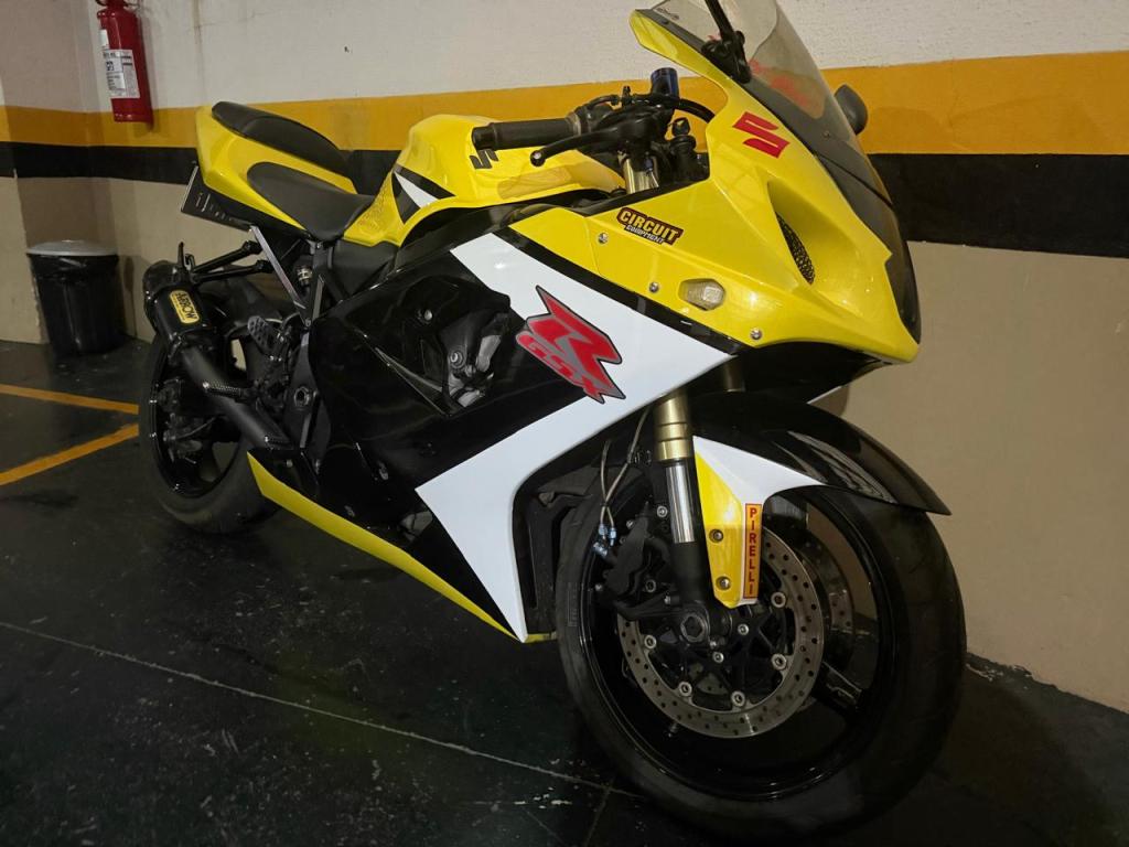 SUZUKI GSX-R 750 Srad - Foto