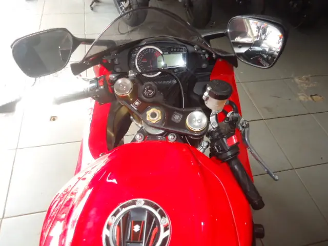 SUZUKI GSX-R 750 Srad - Foto