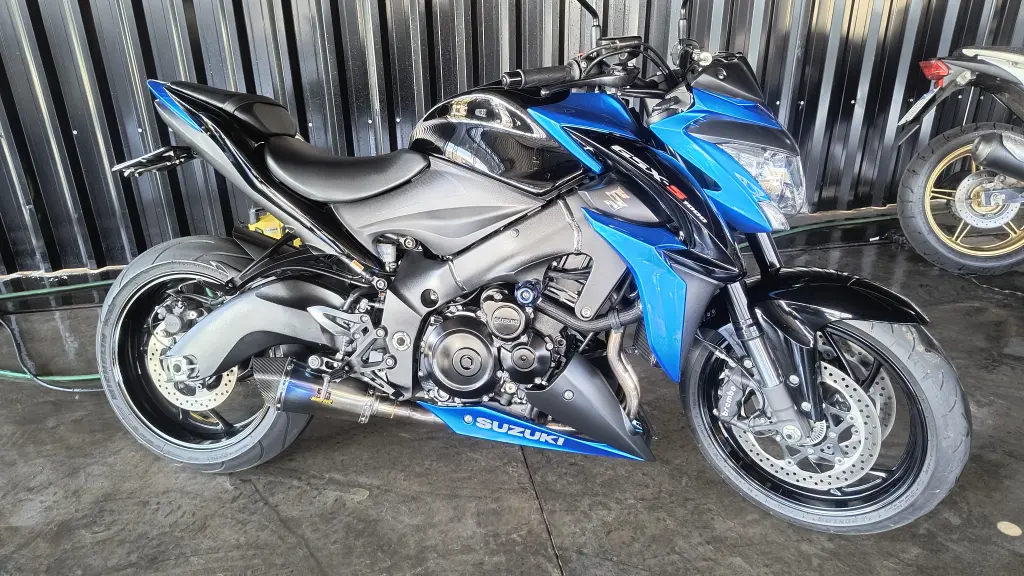 SUZUKI GSX-S 1000 - Foto