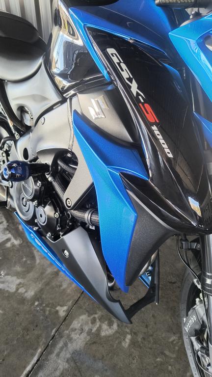 SUZUKI GSX-S 1000 - Foto
