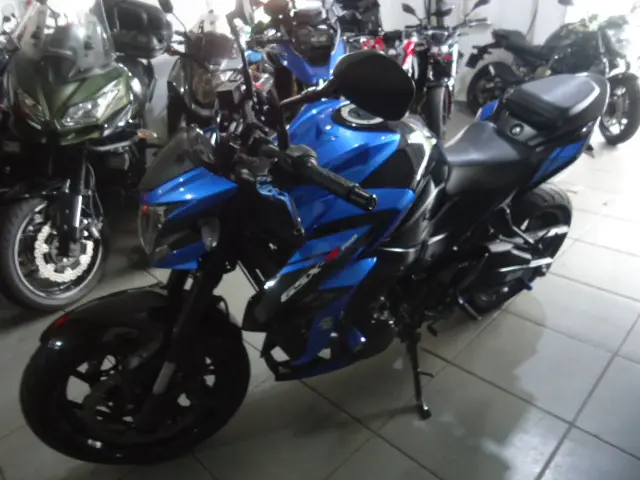 SUZUKI GSX-S 750 - Foto