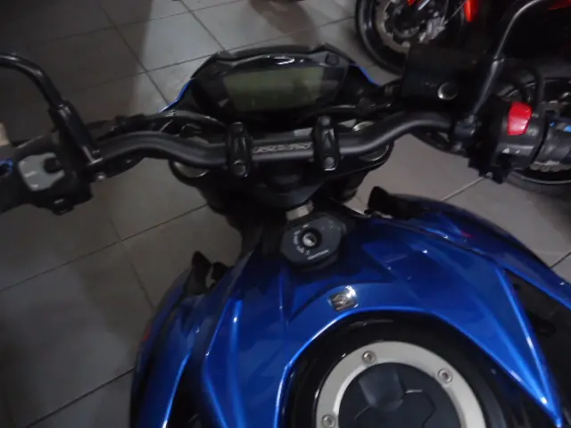 SUZUKI GSX-S 750 - Foto