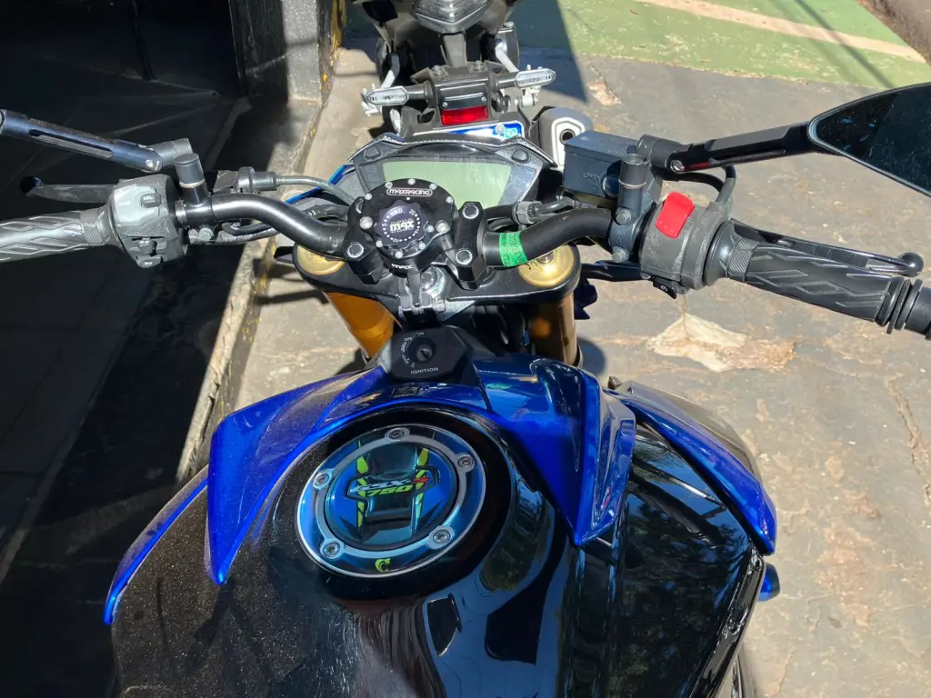 SUZUKI GSX-S 750 - Foto
