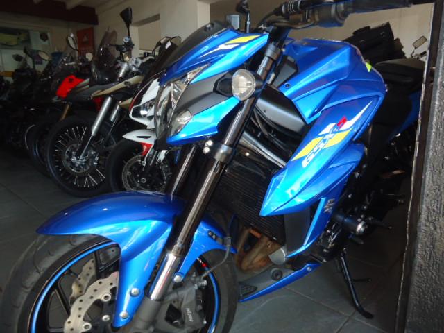 SUZUKI GSX-S 750 - Foto