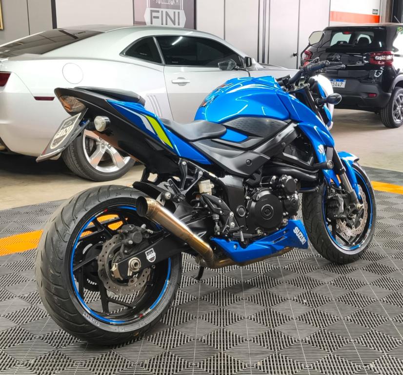 SUZUKI GSX-S 750 - Foto