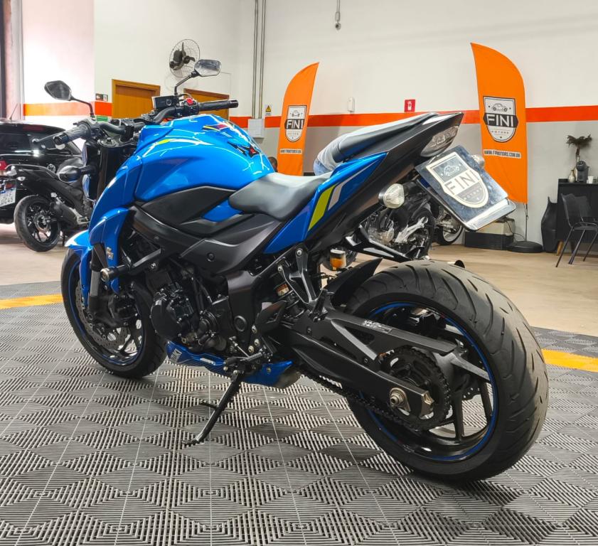SUZUKI GSX-S 750 - Foto