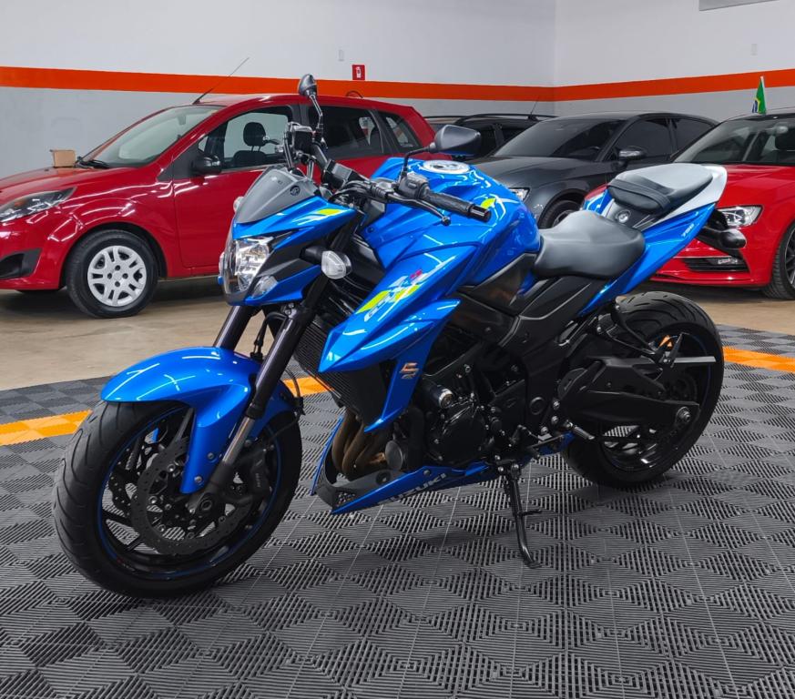 SUZUKI GSX-S 750 - Foto