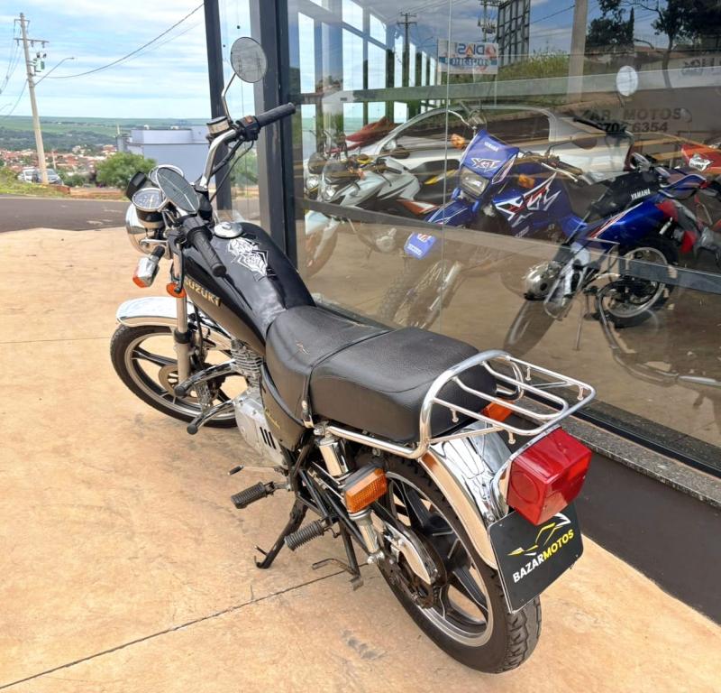 SUZUKI Intruder 125 - Foto