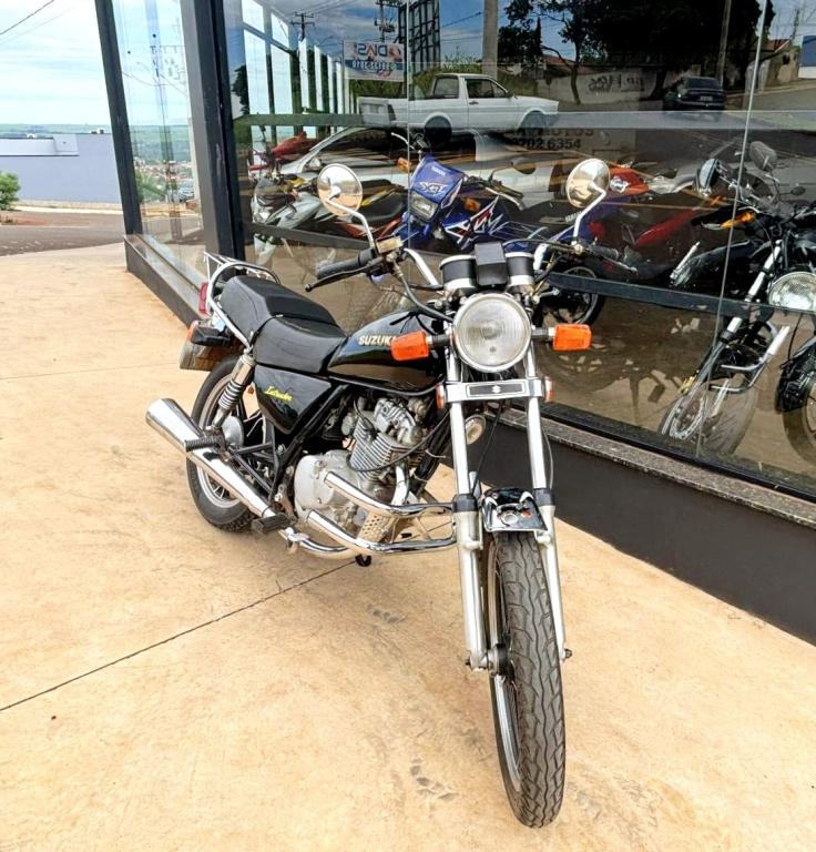 SUZUKI Intruder 125 - Foto