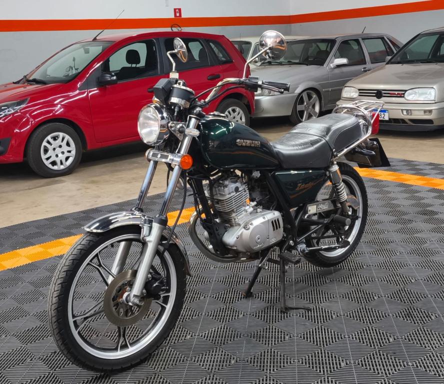 SUZUKI Intruder 125 - Foto