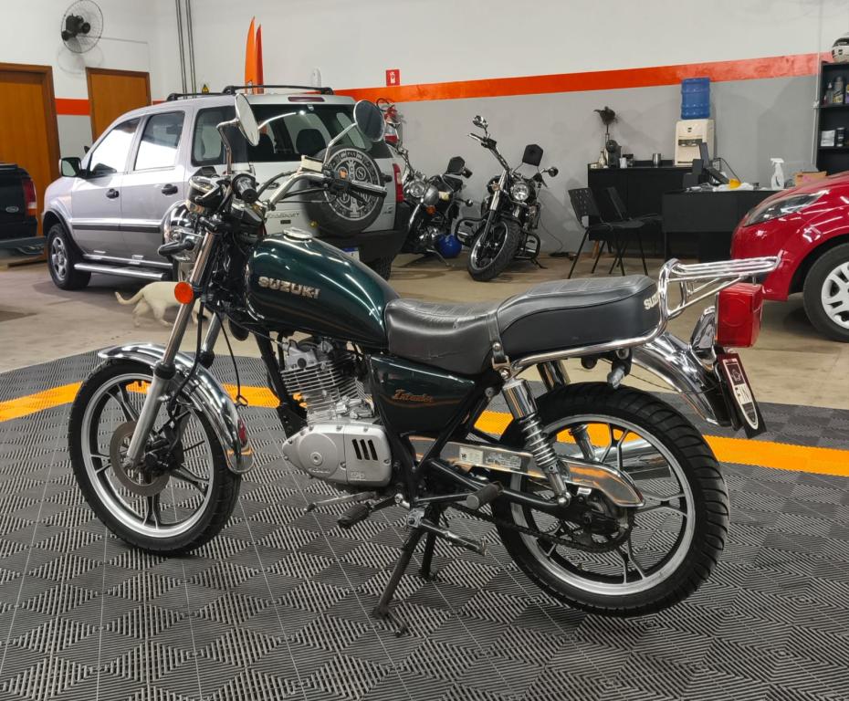 SUZUKI Intruder 125 - Foto