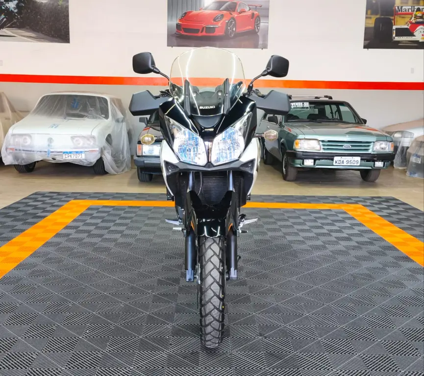 SUZUKI V-Strom DL 650 - Foto