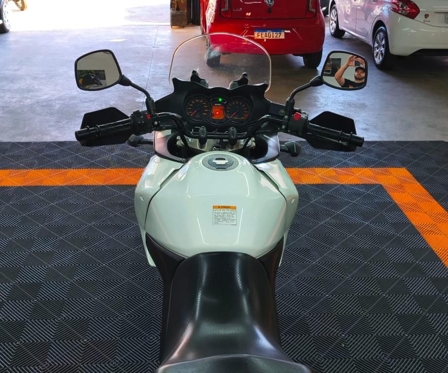 SUZUKI V-Strom DL 650 - Foto