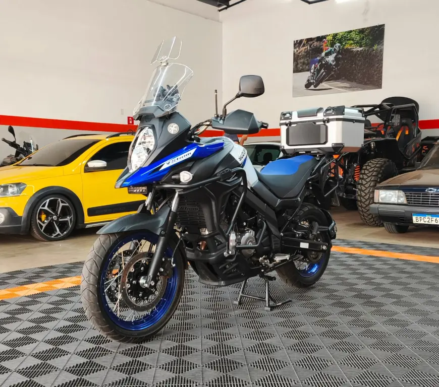 SUZUKI V-Strom DL 650 - Foto