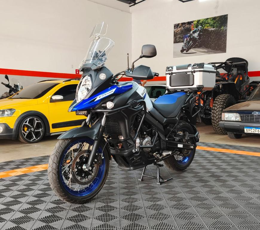 SUZUKI V-Strom DL 650 - Foto