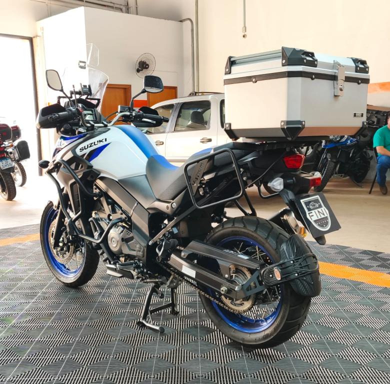 SUZUKI V-Strom DL 650 - Foto