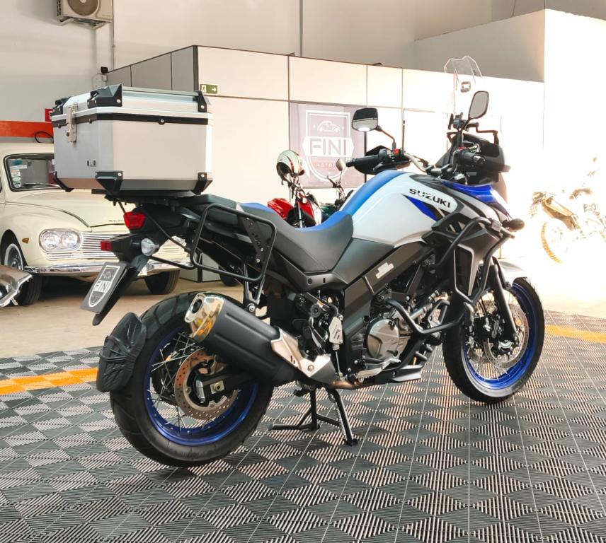 SUZUKI V-Strom DL 650 - Foto